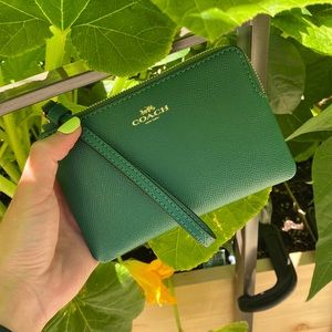 Coach Wristlet in Kelley Green